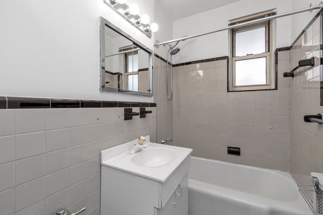 6861 Yellowstone Blvd Apt 519, New York City, NY 11375