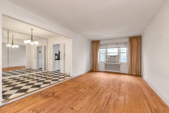 6861 Yellowstone Blvd Apt 519, New York City, NY 11375