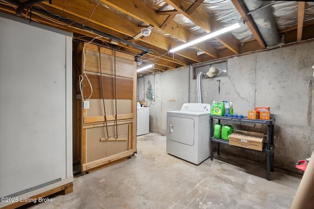 9218 Pagoda Dr, Louisville, KY 40229