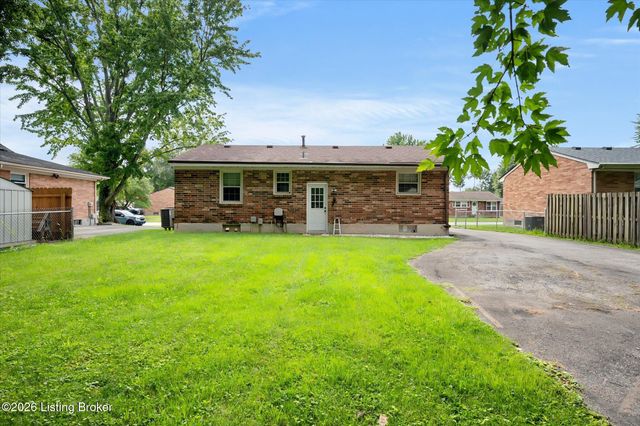 9218 Pagoda Dr, Louisville, KY 40229