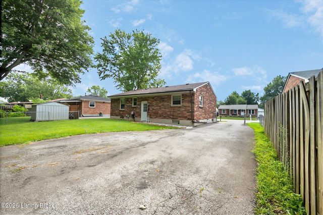 9218 Pagoda Dr, Louisville, KY 40229