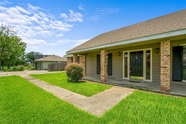 13 Poinsetta Road, Sulphur, LA 70663
