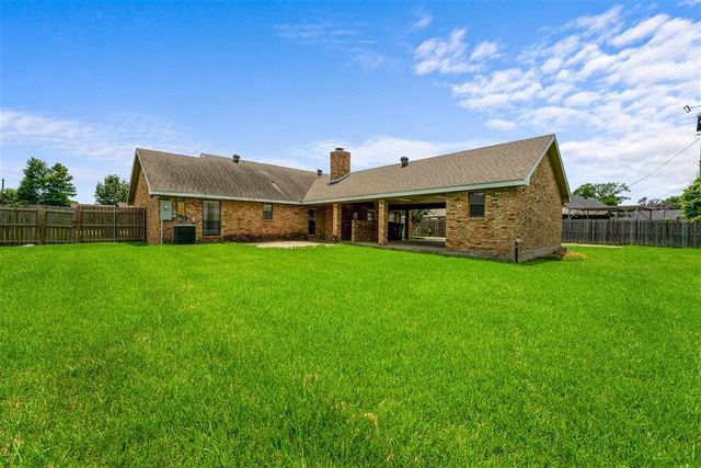 13 Poinsetta Road, Sulphur, LA 70663