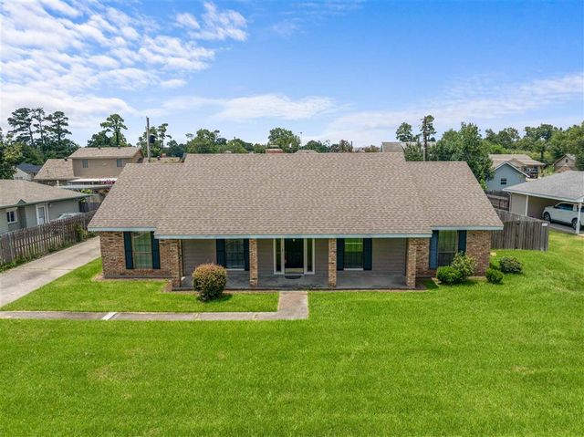 13 Poinsetta Road, Sulphur, LA 70663