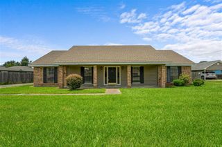 13 Poinsetta Road, Sulphur, LA 70663