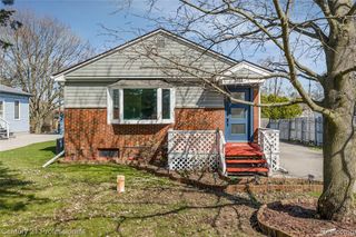 5404 Drayton Road, Clarkston, MI 48346