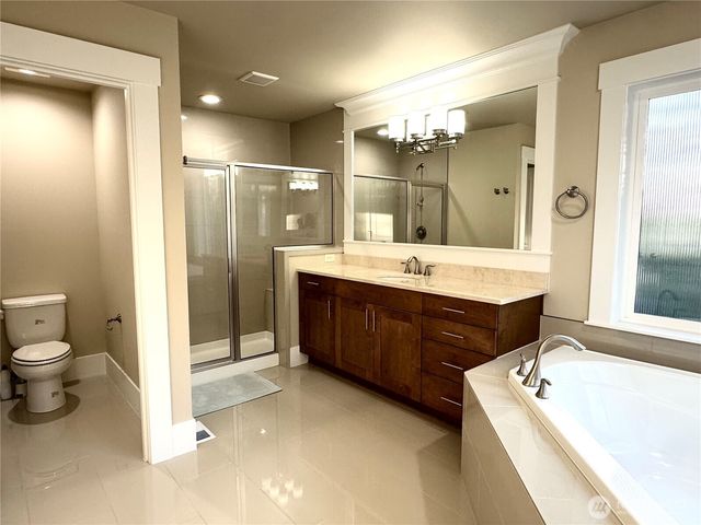 1939 213th Court SE, Sammamish, WA 98075
