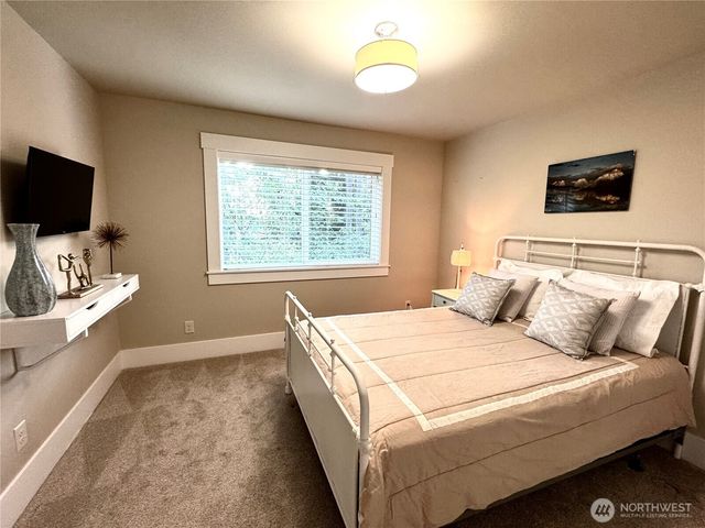 1939 213th Court SE, Sammamish, WA 98075