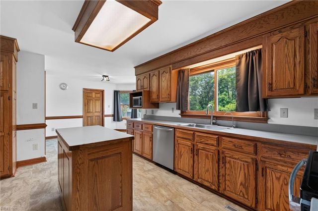 2108 Blossom Hill CT, Virginia Beach, VA 23457