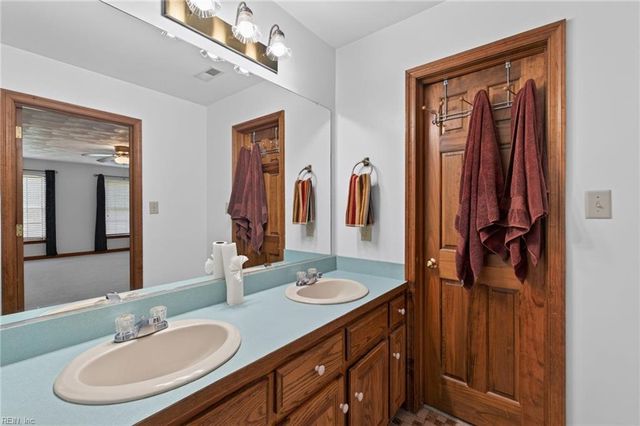 2108 Blossom Hill CT, Virginia Beach, VA 23457