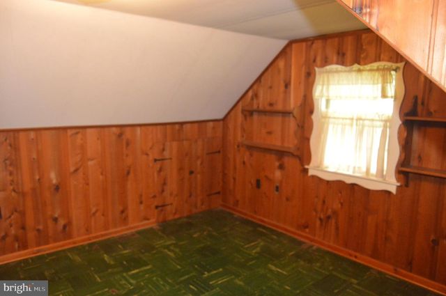 2121 PETERS RD, Reading, PA 19601