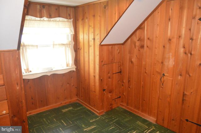 2121 PETERS RD, Reading, PA 19601