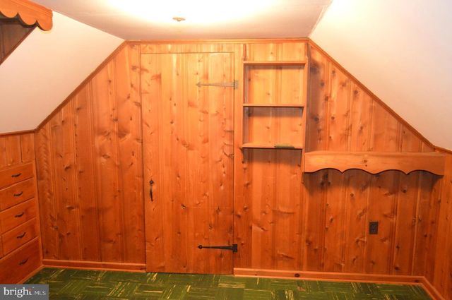 2121 PETERS RD, Reading, PA 19601