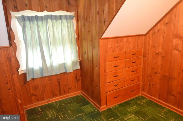 2121 PETERS RD, Reading, PA 19601