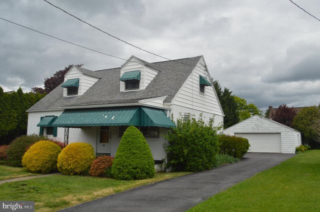 2121 PETERS RD, Reading, PA 19601