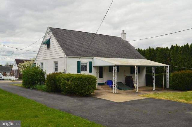 2121 PETERS RD, Reading, PA 19601