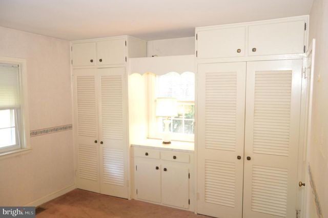 2121 PETERS RD, Reading, PA 19601