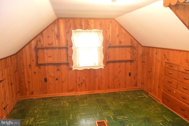 2121 PETERS RD, Reading, PA 19601