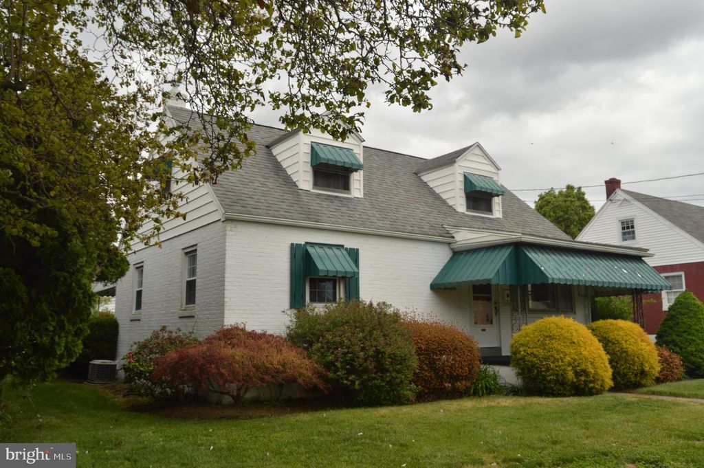 2121 PETERS RD, Reading, PA 19601