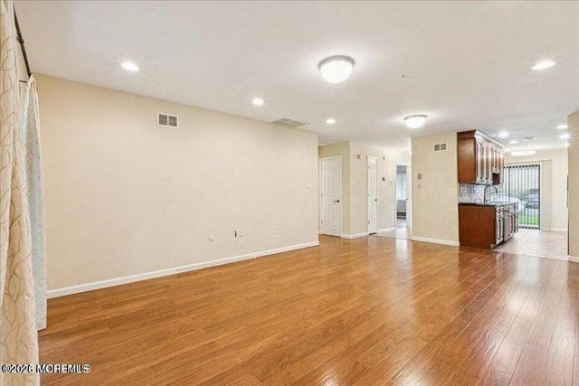 70 Overlook Way E, Manalapan, NJ 07726