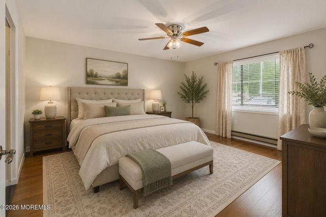 70 Overlook Way E, Manalapan, NJ 07726