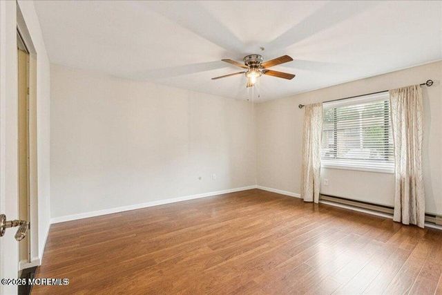 70 Overlook Way E, Manalapan, NJ 07726