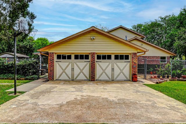 2810 Precinct Line Rd Road, Richmond, TX 77406