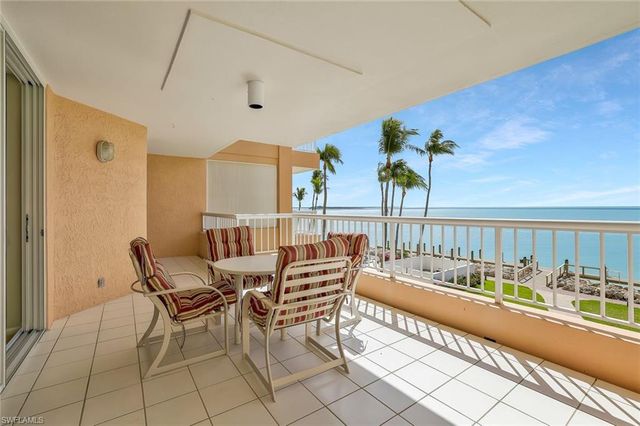 990 Cape Marco DR 208, Marco Island, FL 34145