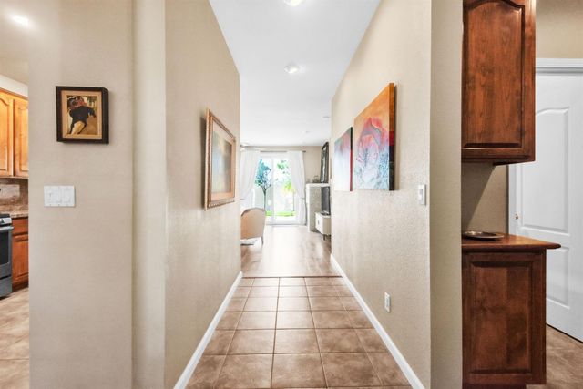 543 Heiler Way, Folsom, CA 95630