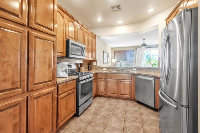 543 Heiler Way, Folsom, CA 95630