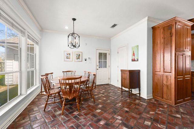 10711 N Great Oak Ct, Baton Rouge, LA 70810