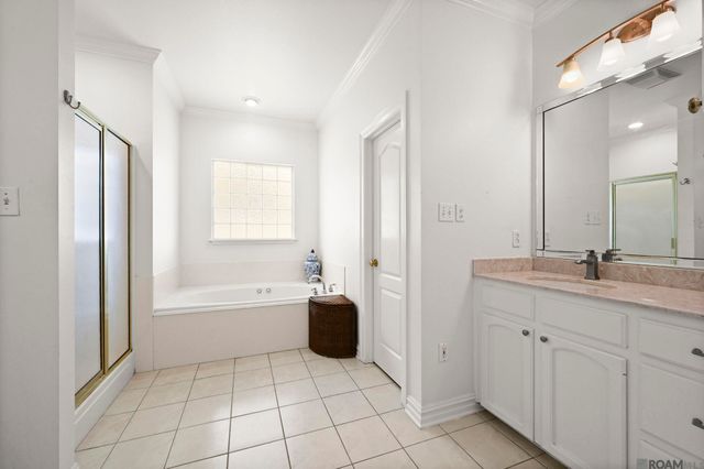 10711 N Great Oak Ct, Baton Rouge, LA 70810