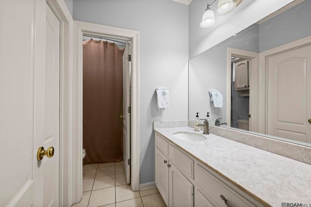 10711 N Great Oak Ct, Baton Rouge, LA 70810