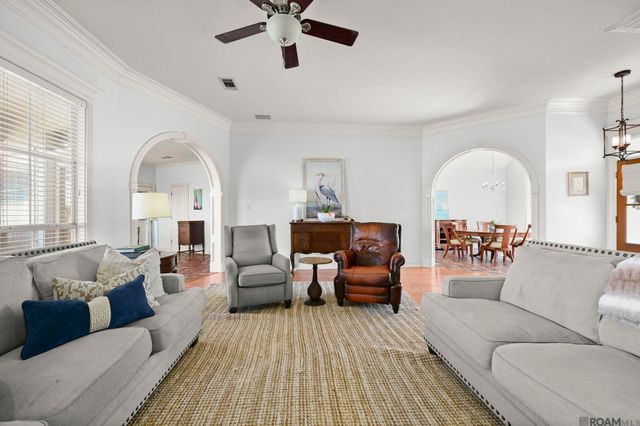 10711 N Great Oak Ct, Baton Rouge, LA 70810