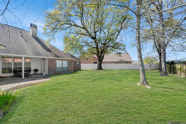 10711 N Great Oak Ct, Baton Rouge, LA 70810