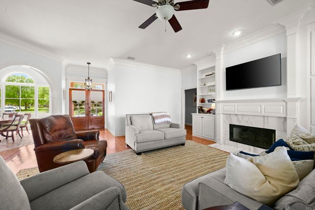 10711 N Great Oak Ct, Baton Rouge, LA 70810