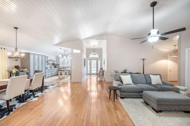 9995 Community Hall Road, New Buffalo Twp, MI 49129