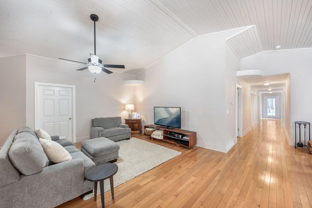 9995 Community Hall Road, New Buffalo Twp, MI 49129