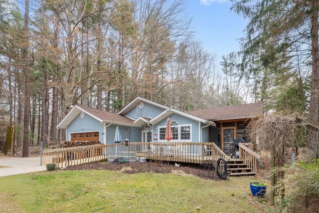 9995 Community Hall Road, New Buffalo Twp, MI 49129