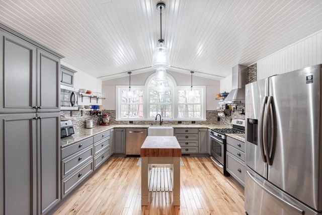 9995 Community Hall Road, New Buffalo Twp, MI 49129