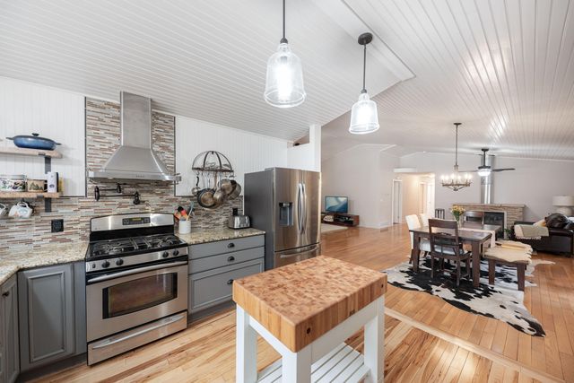 9995 Community Hall Road, New Buffalo Twp, MI 49129