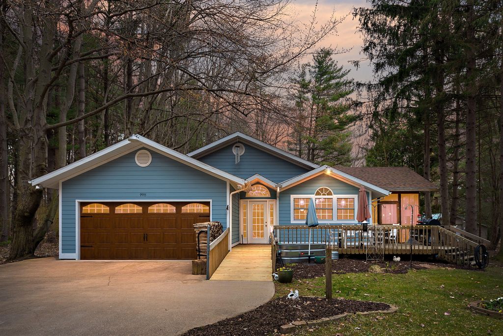 9995 Community Hall Road, New Buffalo Twp, MI 49129