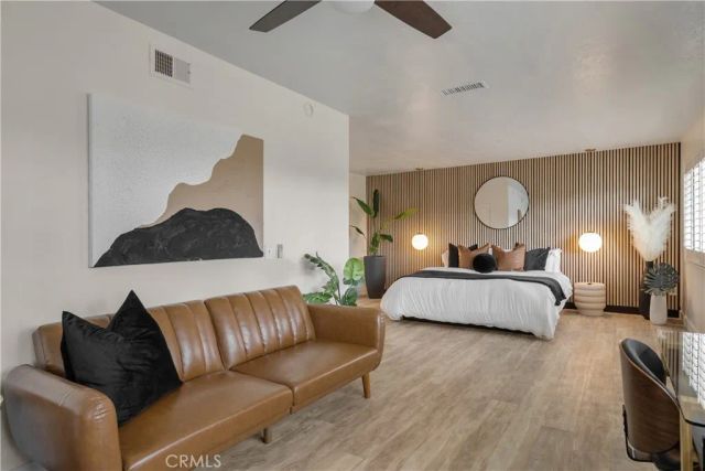 23413 Oxnard Street, Woodland Hills, CA 91367