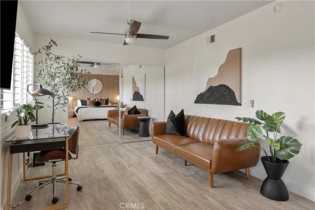 23413 Oxnard Street, Woodland Hills, CA 91367