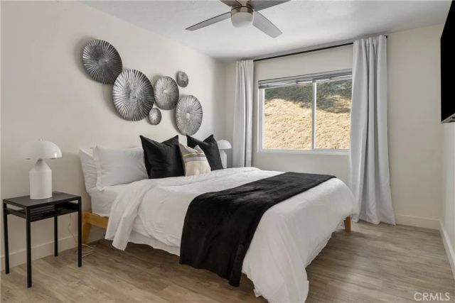 23413 Oxnard Street, Woodland Hills, CA 91367