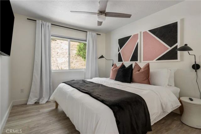 23413 Oxnard Street, Woodland Hills, CA 91367