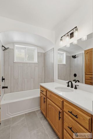 255 E 15th Street, Idaho Falls, ID 83404