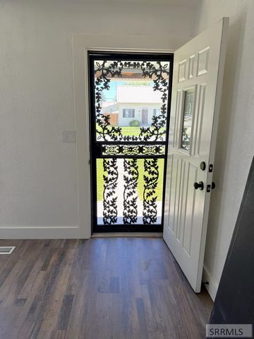 255 E 15th Street, Idaho Falls, ID 83404