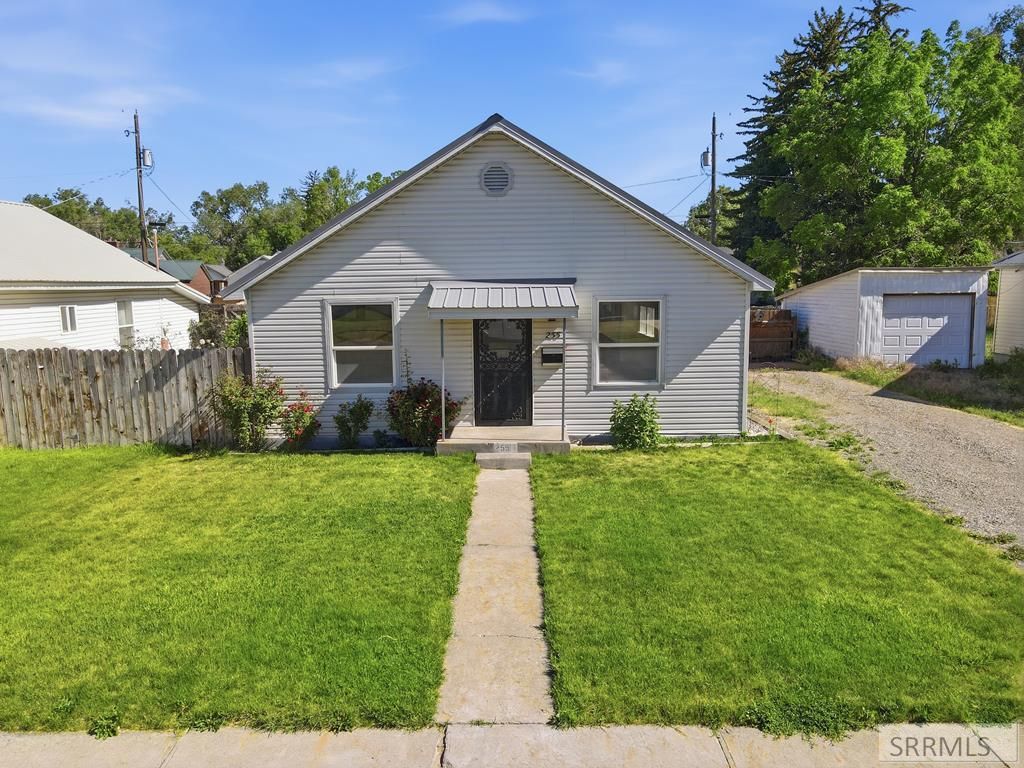 255 E 15th Street, Idaho Falls, ID 83404