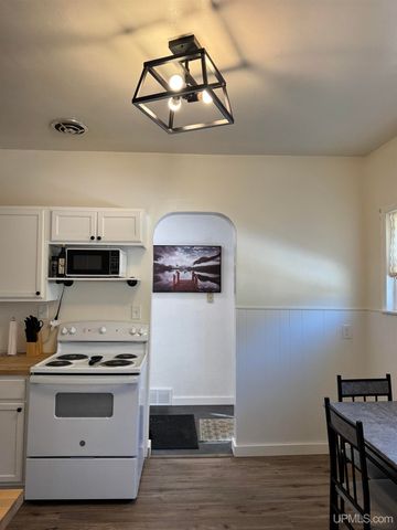 1824 River Street, Niagara C-wi, WI 54151